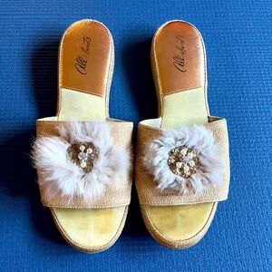1950s Gold Boudoir Slippers With Feather And Jewel Embellishment Size 6 1/2
